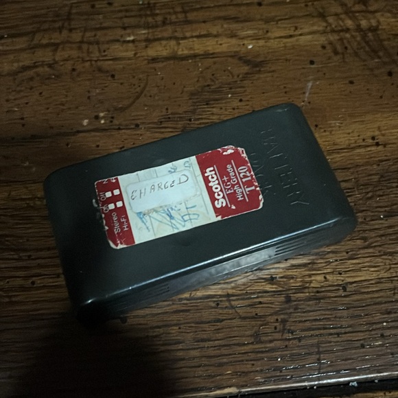 Vintage Magnavox compact, VHS camcorder system with accessories - Picture 6 of 12